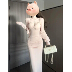 批发早春性感纯欲粉色<b class='q'>吊带</b>连衣裙子女夏2026新款气质收腰包臀<b class='q'>长裙</b>穿搭