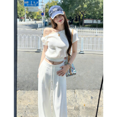 批发韩系一整套ootd穿搭女夏2026新款斜肩露肩短袖上衣阔腿裤<b class='q'>休闲</b><b class='q'>套装</b>