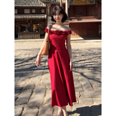 批发法式<b class='q'>复古</b>红色一字领立体花朵连衣裙子女夏季旅游度假无袖吊带<b class='q'>长裙</b>