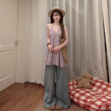 批发紫色挂脖<b class='q'>碎花</b>连衣裙子女夏2026新款法式海边度假绝美露背吊带<b class='q'>短裙</b>