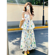 批发五一出游穿搭巨好看吊带<b class='q'>连衣裙</b>子女初夏独特漂亮2026新款度假长裙