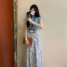 批发韩系高级感套装<b class='q'>连衣裙</b>子<b class='q'>女</b>2026夏季新款蓝色无袖上衣碎花裙两件套