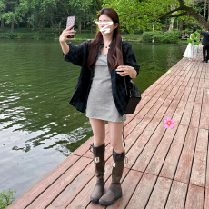 批发独特漂亮巨好看<b class='q'>格子</b>衬衫外套女夏季2026新款宽松防晒开衫上衣