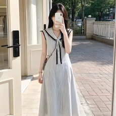 批发老钱风穿搭套装女夏季气质极简风V领无袖上衣高腰显瘦<b class='q'>短裙</b>两件套