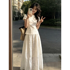 批发气质绝美巨好看穿搭白色<b class='q'>连衣裙</b>子女夏季2026新款独特漂亮套装长裙