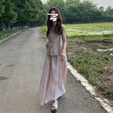 批发法式气质粉色背心<b class='q'>连衣裙</b>女夏季2026新款巨好看穿搭一整套长裙套装