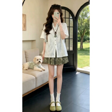 批发巨好看ootd穿搭一整套2026新款衬衫上衣女夏季绿色<b class='q'>碎花</b>裙<b class='q'>裤</b>子套装