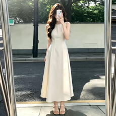 批发白色<b class='q'>连衣裙</b>子女夏季2026新款法式气质高级感无袖背心收腰显瘦长裙