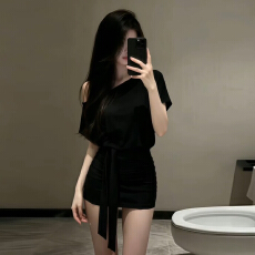 批发黑色<b class='q'>连衣裙</b>子女夏季2026新款流行爆款收腰小个子<b class='q'>性感</b>辣妹包臀短裙