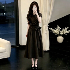 批发法式复古娃娃领格纹<b class='q'>连衣裙</b>女夏季2026新款高级感收腰显瘦a字长裙