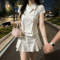 批发法式白色<b class='q'>连衣</b>裙子两件套女夏2026超火韩系巨好看穿搭一整套<b class='q'>装</b><b class='q'>裙裤</b>