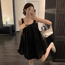 批发2026新款韩系chic黑色吊带连衣裙子女夏季小个子花苞裙赫本风<b class='q'>短</b>裙