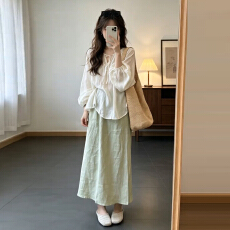批发夏季2026新款<b class='q'>泡泡袖</b>防晒衬衫绿色半身裙子套装女巨好看穿搭一整套