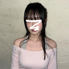 批发设计感粉色斜肩长袖t恤女秋2026韩系穿搭慵懒掐腰设计感上衣套装