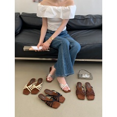 批发JIAMANNI坡跟拖鞋女2026外穿<b class='q'>夏</b>季新款法式时尚度假风坡跟一字拖