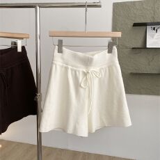 批发日韩系复古简约休闲老钱风针织短裤女秋冬松紧腰外穿百搭显瘦裤子