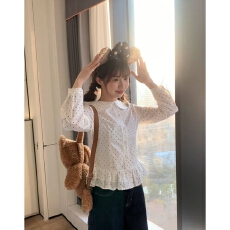 批发韩系减龄白色波点娃娃领衬衫女春秋季设计感下摆花边衬衣长袖上衣