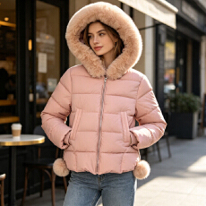批发韩国外贸毛边拼接连帽短外套女毛球装饰保暖棉服短款小个子加厚