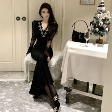 批发2025新款爆版高感级重工性感打底包臀长款喇叭袖<b class='q'>蕾丝</b><b class='q'>连衣裙</b>