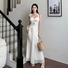 批发2025新款网纱长款裙子修身显瘦打底包臀<b class='q'>挂</b><b class='q'>脖</b><b class='q'>连衣裙</b>