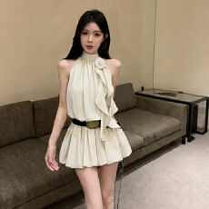 批发羊城故事-法式飘带胸花挂脖<b class='q'>连衣裙</b>女新款夏季无袖收腰短裙