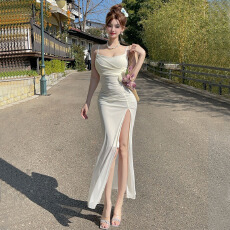 批发实拍2026夏季新款长款网纱花朵拼接无袖吊带开叉连衣裙