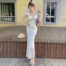 批发实拍2026夏季新款低胸网纱拼接蕾丝长款紧身无袖打底<b class='q'>连衣裙</b>