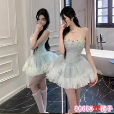 批发套装女夏季<b class='q'>新款</b>生日收腰碎花公主小吊带上衣+蓬蓬<b class='q'>短裙</b>两件套