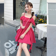 批发实拍2026夏季新款名媛气质性感玫红格子漏肩吊带打底<b class='q'>连衣裙</b>