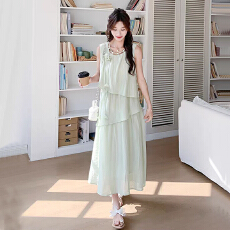 批发<b class='q'>复古</b>盐系设计感时尚超仙纯色甜美A字<b class='q'>连衣裙</b>