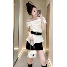 批发套<b class='q'>装</b>女设计感斜肩不对称下摆<b class='q'>短袖</b>衬衫上衣+包臀裙两套配腰带