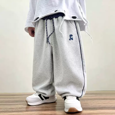 批发儿童裤子2026春秋新款<b class='q'>男</b>女童韩版休闲运动潮牌刺绣束脚裤长裤潮