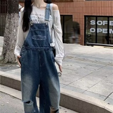 批发春秋二罗2026新款美式复古设计感破洞牛仔<b class='q'>背带裤</b>宽松阔腿裤子ins