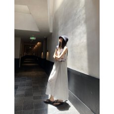 批发减龄简约纯色背心三亚海边连衣裙女装<b class='q'>夏季</b>别致垂感显瘦A字裙长