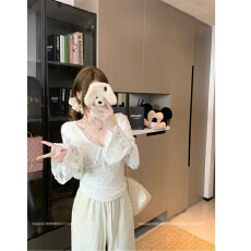 MR纯欲风钩花V领长袖衫女秋冬蝴蝶结喇叭袖打新款百搭