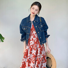 批发极简风碎花吊带连衣裙女新款巨好看早春漂亮绝美法式收腰