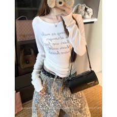 批发辣妹字母<b class='q'>印花</b>白色T恤女装秋季修身收腰长袖正肩上衣内搭打底衫