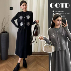 批发孕妇小香风针织拼接连衣裙女2025秋冬新款花朵减龄<b class='q'>百搭</b>显瘦打底裙