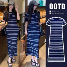 批发孕妇连衣裙夏季新款辣妈长裙时尚显瘦撞色条纹显瘦针织裙子