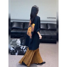 批发已发货 一整套清冷松弛感穿搭套装2025新款<b class='q'>T</b><b class='q'>恤</b>半身裙两件套