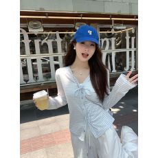 批发2026 夏季新款粉白<b class='q'>条纹</b> V 领<b class='q'>针织</b><b class='q'>开衫</b>女薄款防晒显瘦温柔风上衣