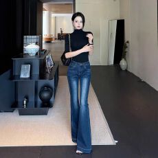 批发2025超火微喇牛仔裤女秋季新款设计感修身<b class='q'>显瘦</b>低腰喇叭裤配高跟鞋