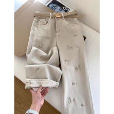 辣妹复古小马刺绣牛仔裤女春季米白色高腰显瘦宽松阔腿直筒拖地裤
