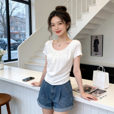 批发夏季2026新款法式设计感压褶领口<b class='q'>T</b><b class='q'>恤</b>女温柔甜美小衫洋气别致上衣