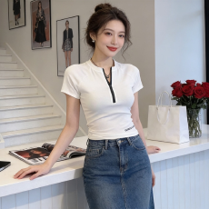 批发欧货小众半拉链修身字母短袖t恤女2026夏季洋气百搭显瘦短款上衣