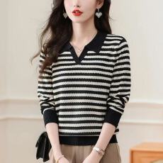 批发中年妈妈早春长袖打底小衫新款<b class='q'>中老年</b>女春秋针织条纹显瘦上衣