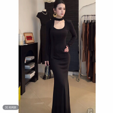 批发螺纹加绒-原创U性设计小心机<b class='q'>蕾丝</b>露背连衣裙