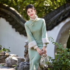 批发加绒加厚旗袍女高级感小个子年轻款2025巨好看日常秋<b class='q'>冬</b>改良连衣裙