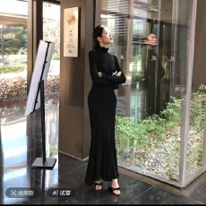 批发长袖高级感黑色显瘦<b class='q'>连衣裙</b>修身裙子秋冬高领鱼尾裙包臀裙后妈<b class='q'>长裙</b>