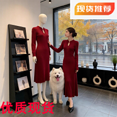批发圣诞高级温柔风<b class='q'>连衣裙</b>女2025秋冬新款高级感宽松显瘦新中式针织